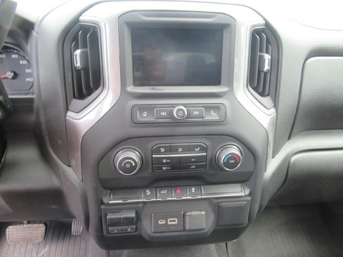 Used 2021 Chevrolet Silverado 1500 Custom Trail Boss AWD/4WD image 12