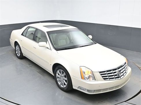 Used 2008 Cadillac DTS w/ Sun And Sound Package image 34