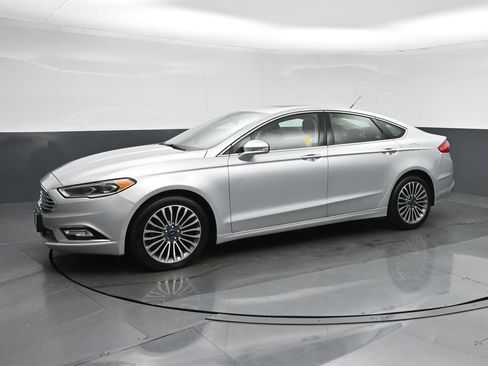 Used 2017 Ford Fusion SE image 3