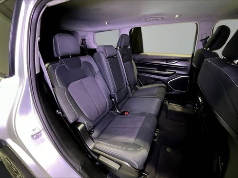 Used 2022 Jeep Grand Cherokee L Laredo w/ Luxury Tech Group I AWD/4WD image 24