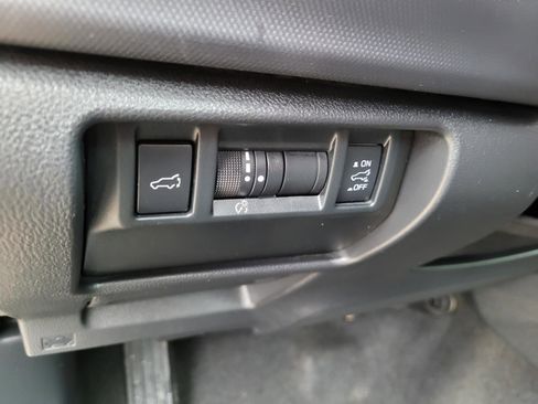 Certified 2025 Subaru Forester Premium image 27