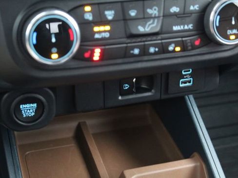 Used 2023 Ford Maverick Lariat w/ Lariat Luxury Package image 25