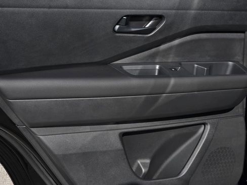 New 2025 Nissan Pathfinder SV w/ Cargo Package image 11