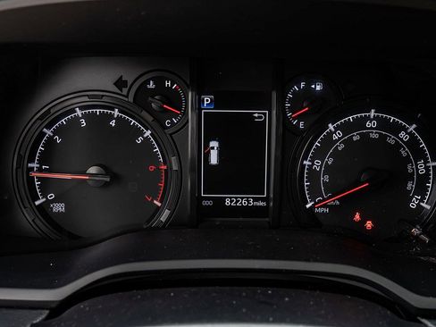 Used 2022 Toyota 4Runner SR5 RWD image 31