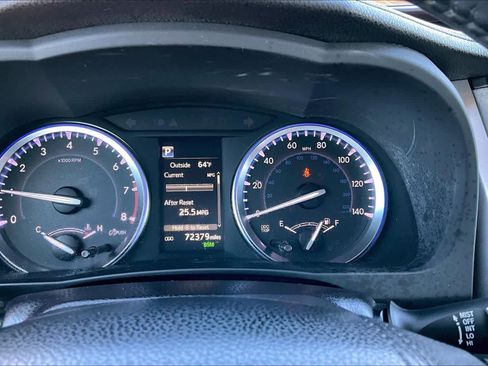 Used 2018 Toyota Highlander XLE image 21