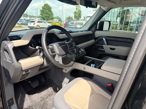 Used 2024 Land Rover Defender 110 X-Dynamic SE AWD/4WD image 17
