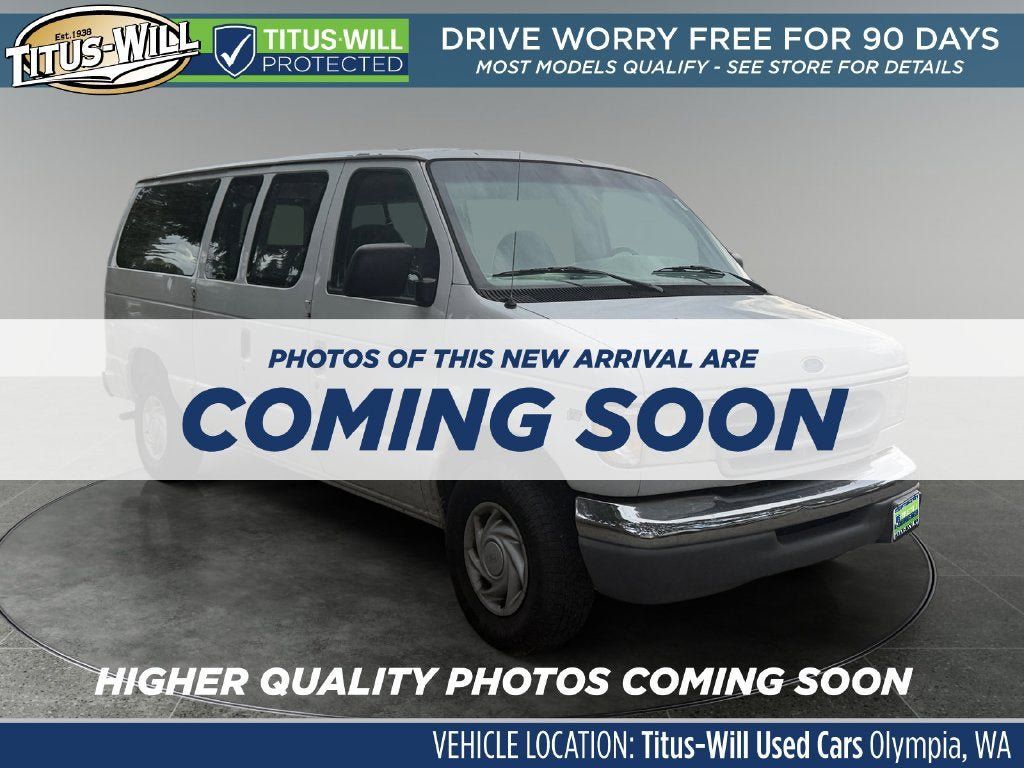 Used 1997 Ford E-150 and Econoline 150 Club Wagon RWD image 1