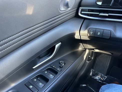 Certified 2025 Hyundai Elantra SEL w/ Cargo Package image 17