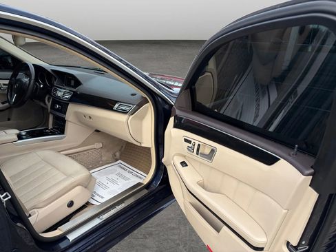 Used 2014 Mercedes-Benz E 550 4MATIC Sedan image 17