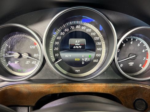 Used 2014 Mercedes-Benz E 350 Luxury image 25