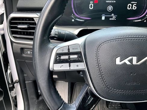 Used 2024 Kia Telluride S AWD/4WD image 10
