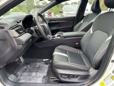 Used 2025 Toyota Camry SE w/ Multimedia Upgrade Package FWD image 22