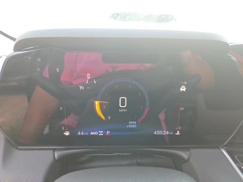 Used 2025 Chevrolet TrailBlazer LT AWD/4WD image 2