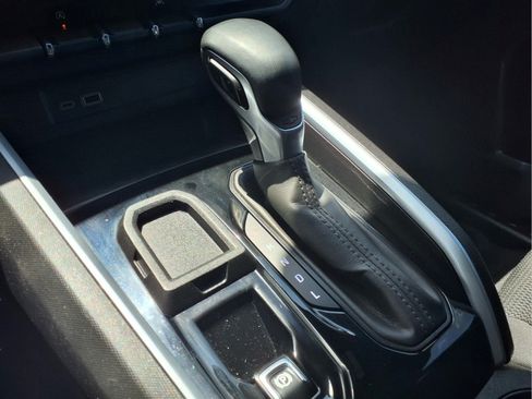 Used 2023 Chevrolet Colorado LT w/ LT Convenience Package RWD image 17
