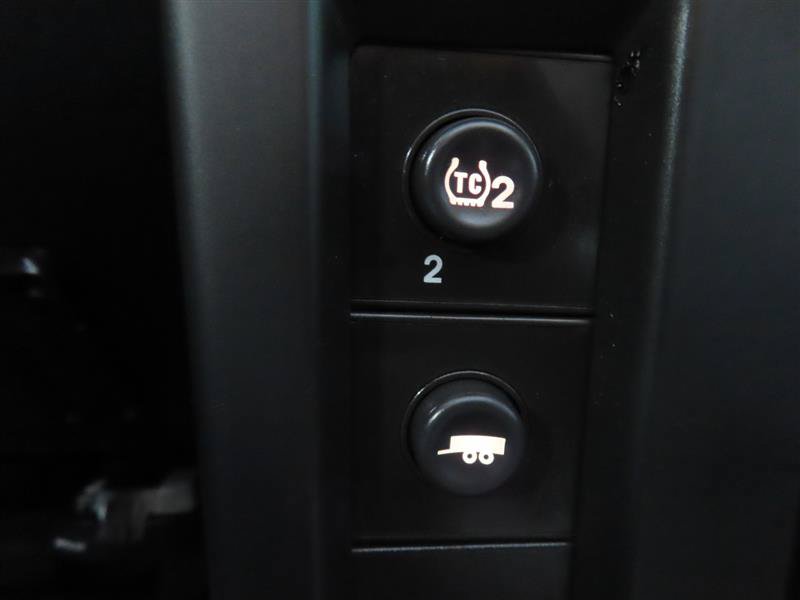 Used 2005 HUMMER H2 w/ Preferred Equipment Group AWD/4WD image 24