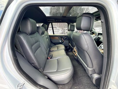 Used 2019 Land Rover Range Rover Supercharged image 32
