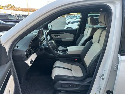 Used 2026 Honda Passport TrailSport Elite image 2