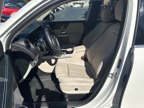 Used 2020 Mercedes-Benz GLB 250 4MATIC image 14