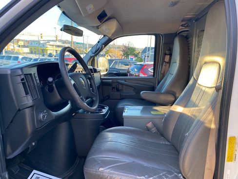 Used 2012 Chevrolet Express 2500 RWD image 9