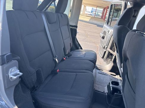 Used 2022 Jeep Wrangler Unlimited Sport image 28