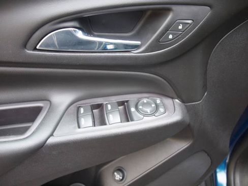 Used 2020 Chevrolet Equinox LT w/ Driver Convenience Package AWD/4WD image 8