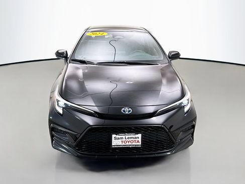Used 2024 Toyota Corolla SE FWD image 2
