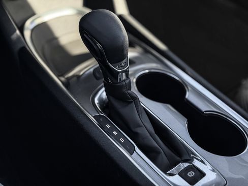 Used 2024 Chevrolet Malibu LT image 15