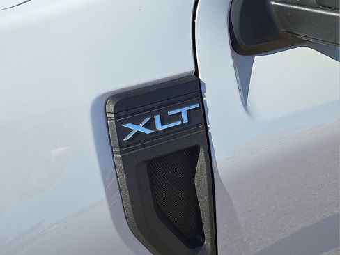 Used 2025 Ford Maverick XLT w/ Equipment Group 302A image 12