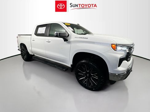 Used 2025 Chevrolet Silverado 1500 LT AWD/4WD image 1