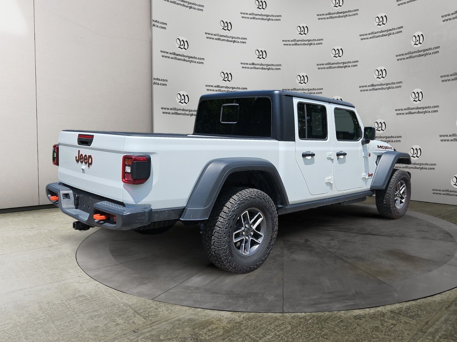 Used 2026 Jeep Gladiator Mojave AWD/4WD image 5