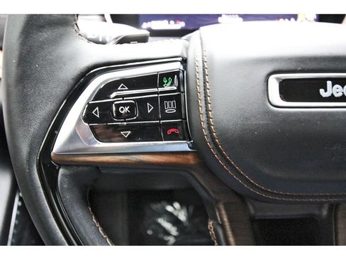 Used 2024 Jeep Grand Cherokee Summit w/ Adv Protech Group IV AWD/4WD image 18
