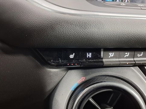 Used 2019 Chevrolet Blazer LT image 12