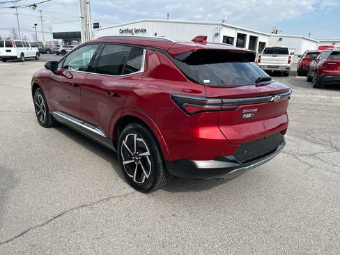 Used 2025 Chevrolet Equinox EV LT w/ Convenience Package image 5