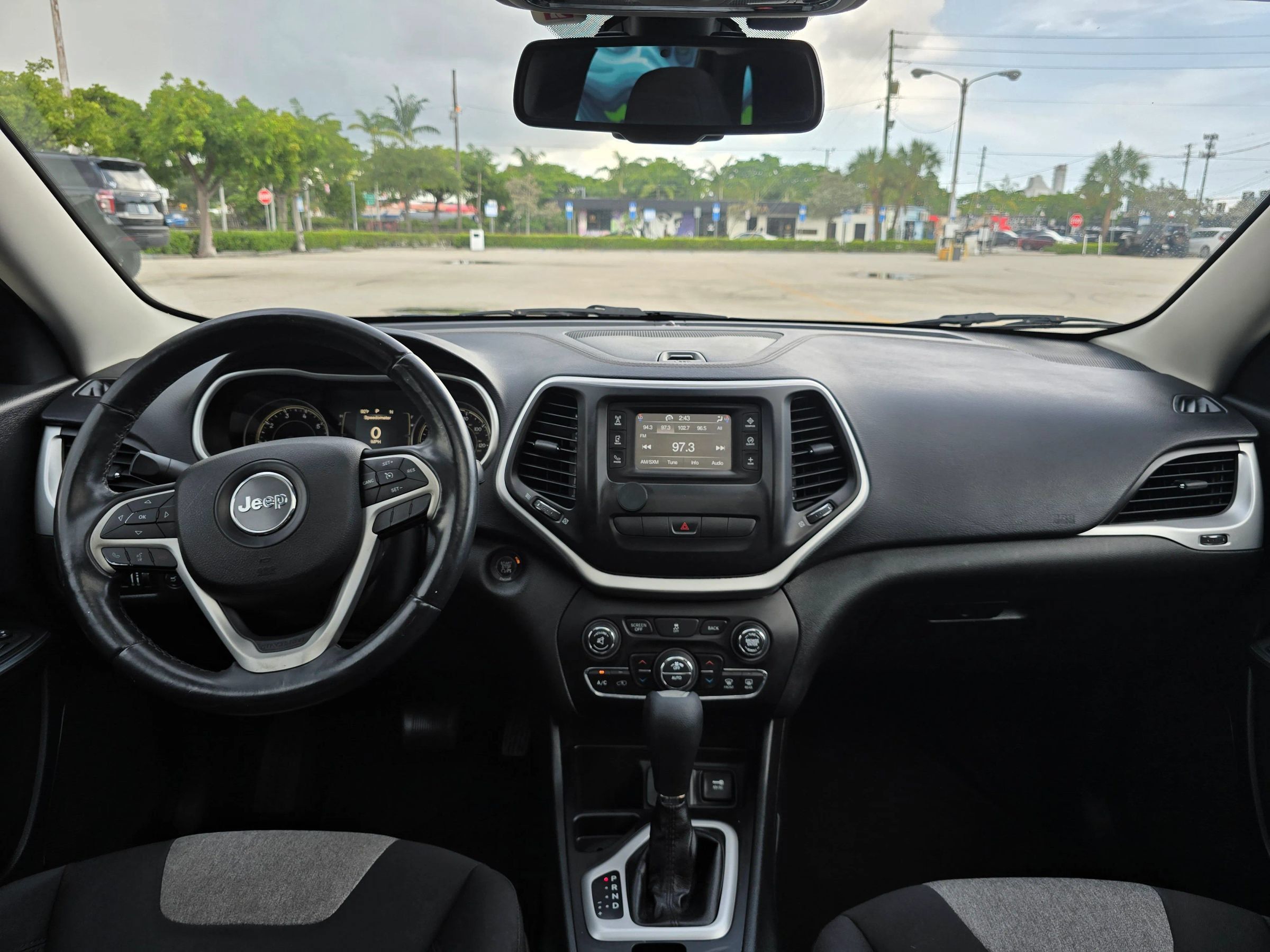Used 2014 Jeep Cherokee Latitude w/ Comfort/Convenience Group FWD image 23