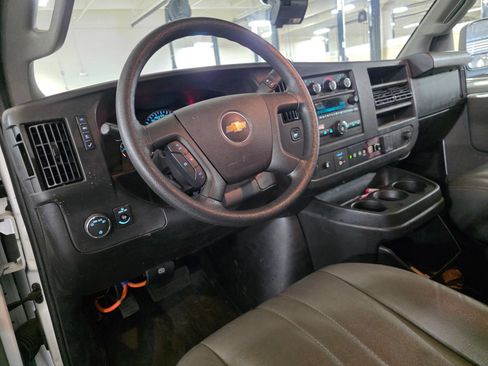 Used 2025 Chevrolet Express 2500 w/ Communications Package RWD image 15