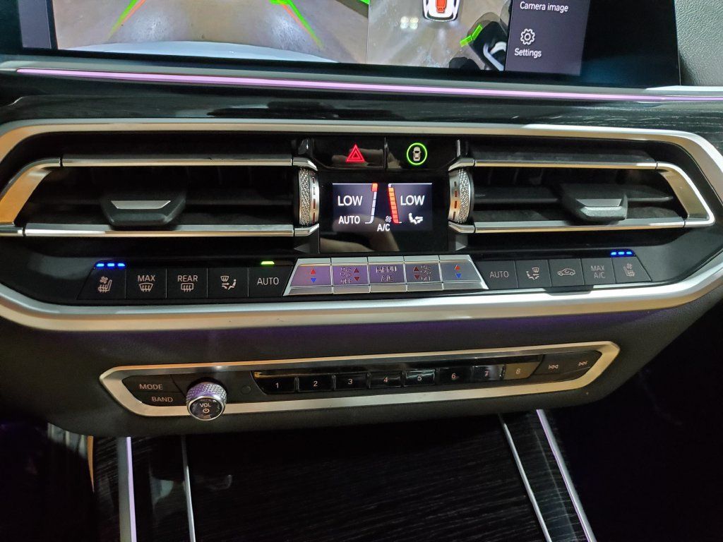 Used 2019 BMW X7 xDrive50i w/ M Sport Package AWD/4WD image 38