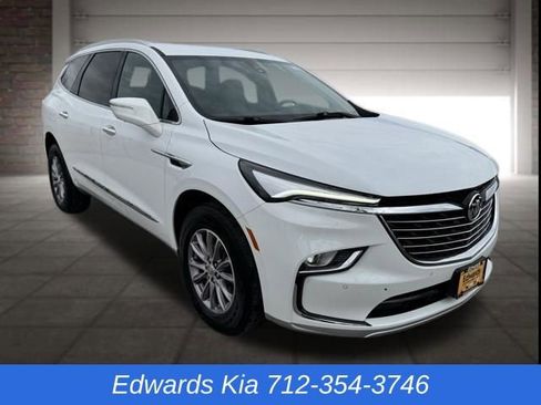 Used 2024 Buick Enclave Premium image 1
