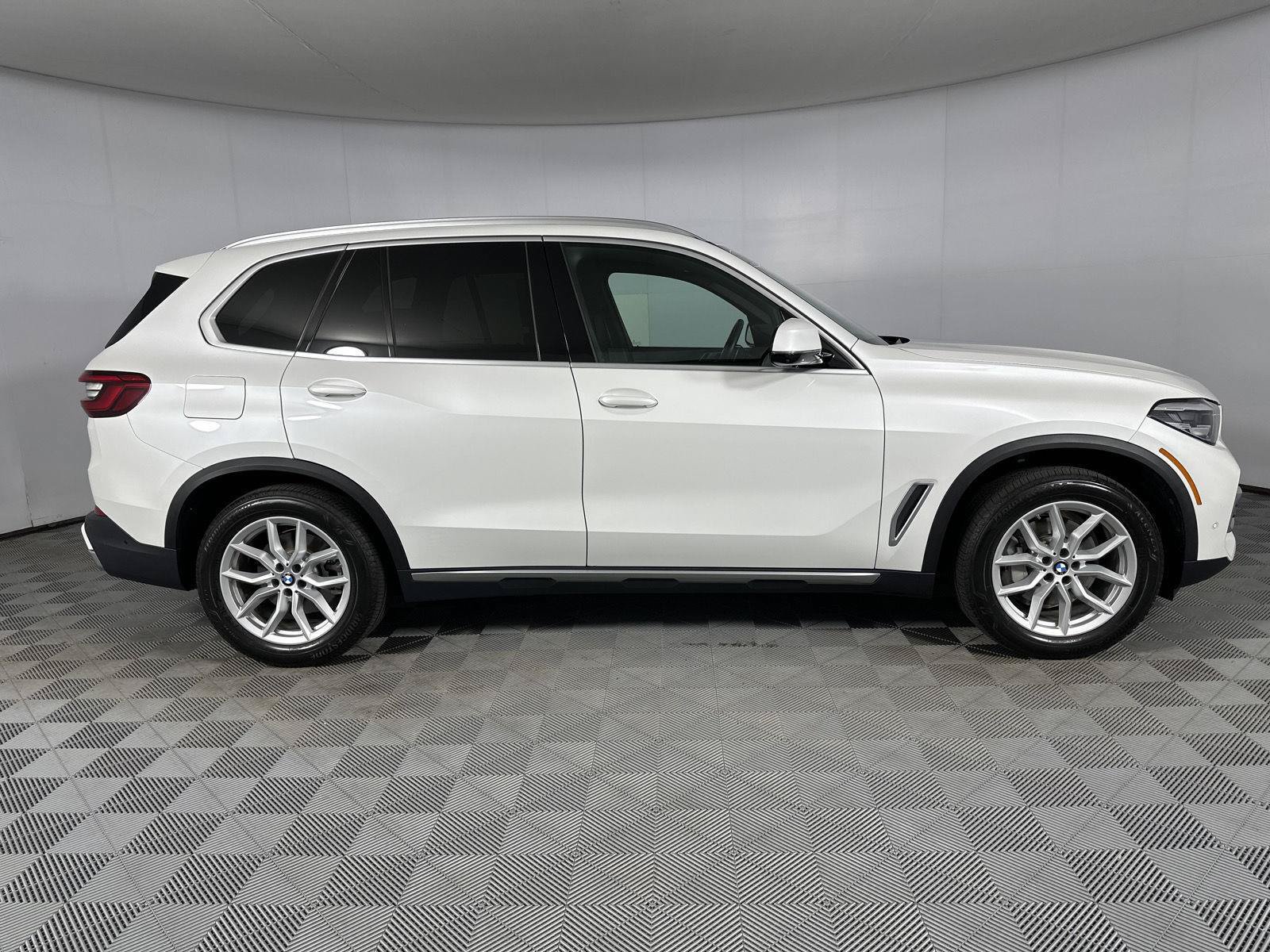 Used 2020 BMW X5 xDrive40i w/ Premium Package AWD/4WD image 28
