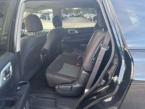 Used 2019 Nissan Pathfinder S image 7