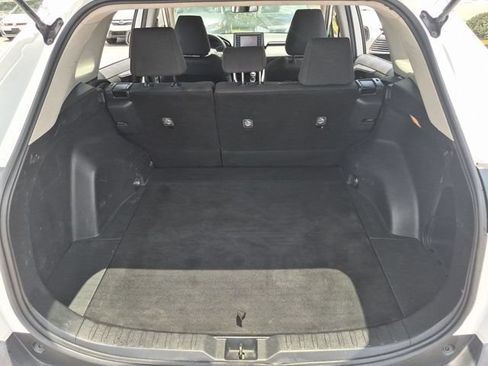 Used 2019 Toyota RAV4 LE FWD image 23