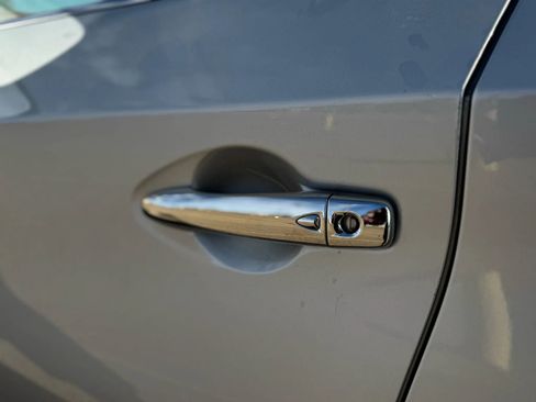 Used 2020 Nissan Murano SV image 12