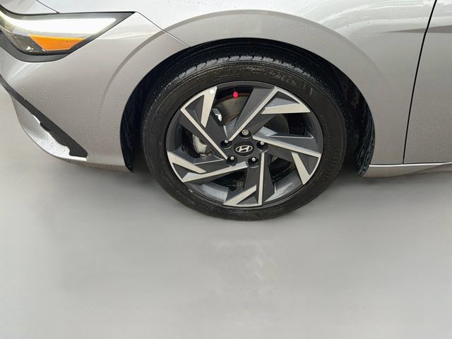 Certified 2025 Hyundai Elantra Sport FWD image 29