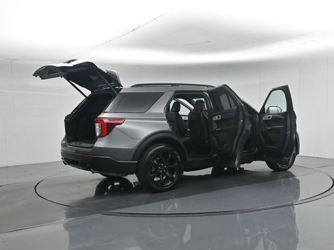 Certified 2023 Ford Explorer ST-Line w/ Class IV Trailer Tow Package RWD image 6