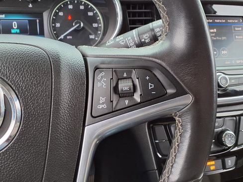 Used 2021 Buick Encore Preferred image 23