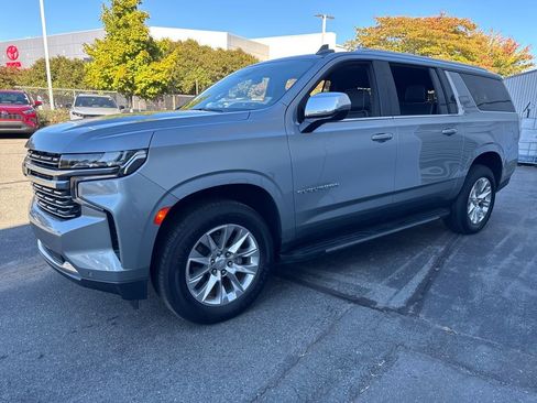 Used 2024 Chevrolet Suburban Premier image 1