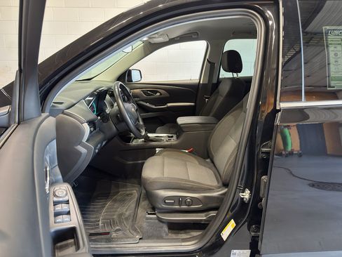 Used 2021 Chevrolet Traverse LT AWD/4WD image 15