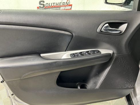 Used 2019 Dodge Journey SE w/ Connectivity Group image 11