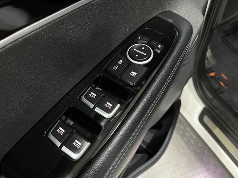 Used 2019 Kia Sorento SX AWD/4WD image 16
