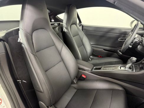 Certified 2024 Porsche 718 Cayman image 9