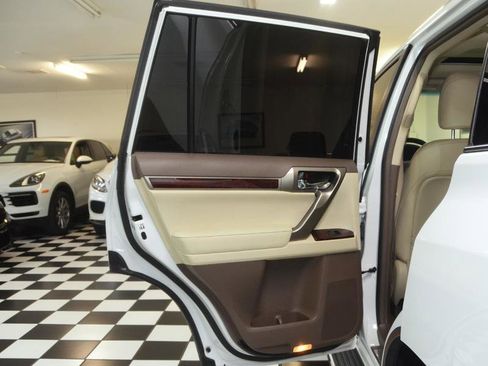 Used 2017 Lexus GX 460 Premium image 34